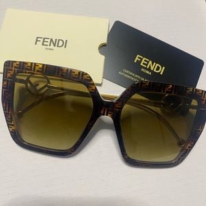 RARE FIND💗 FENDI SUNGLASSES